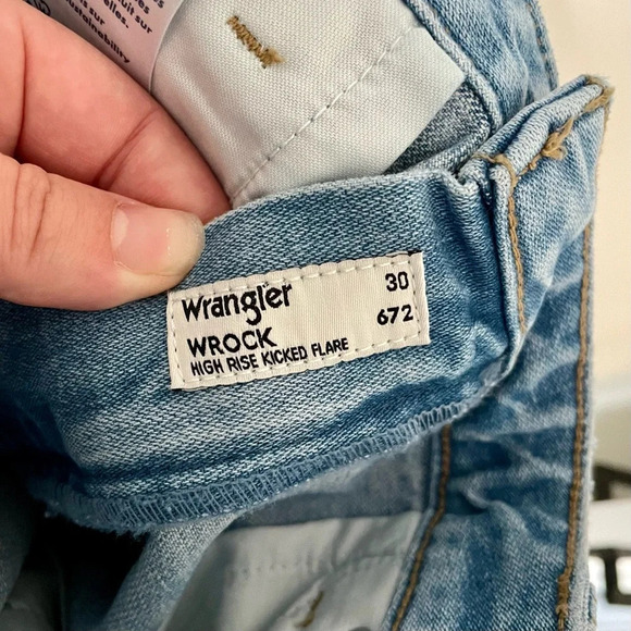 Wrangler Wrock 627 High Rise Kick  Flare Jeans Light Wash Raw Hem - Picture 12 of 13